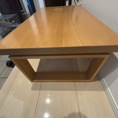 ダイニングテーブルの画像