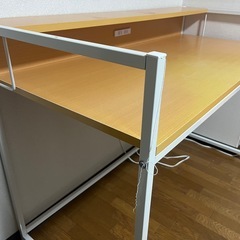 ❗️急募❗️【本日〜明後日限定/❗️無料❗️】山善 棚付きデスク コンセント付（幅100cm）の画像
