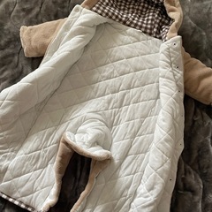 子ども服　ベビー服　くまさん　80 ロンパース　足つきカバーオール　ジャンプスーツ　上着　冬用　ぽかぽか　フード付き　くま耳の画像