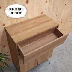 ≪zyt2656ジ限≫ 美品 wifiルーターキャビネット 電源タップ隠し 　　　コンパクトサイドラック/ルーター収納/サイドボード/コンパクト/おしゃれ/北欧風/脚付き/一人暮らし/中古家具/リユースストレージ仙台 071219-13の画像