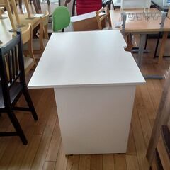 ★リユースのサカイつくば店★TK7784  PCデスク   ホワイト H70×D70×W100 クリーニング済みの画像