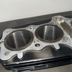 kz1000シリンダー 純正ピストンの画像