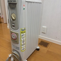 デロンギ オイルヒーター（キャスター付き／タイマー付）動作確認済みの画像