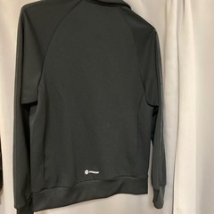 adidas ジャージ上の画像