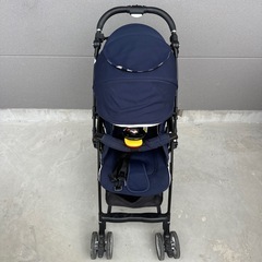 aprica ベビーカーの画像