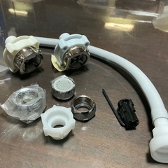 食洗機に接続していた水道パイプジャンク　未使用洗濯用水道金具？流しの蛇口の先の画像