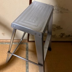 脚立の画像