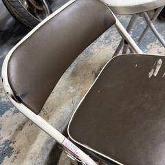 折りたたみ椅子 2種の画像