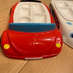 お子様ランチの入れ物の画像