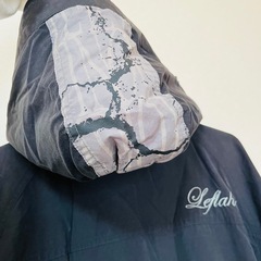 ブラック 中綿ジャケット フード付き 防寒 アウター 冬用 ポケット付き Lの画像