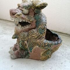 島常賀さんのシーサー(植木鉢仕様)の画像