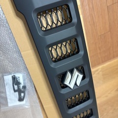 ジムニーJB64(5型)純正グリル【新品】の画像