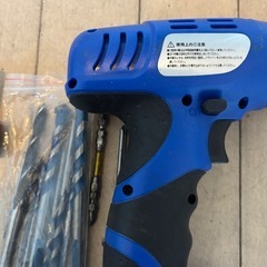 電動ドライバードリル 7.2V 青　コードレス 一式の画像