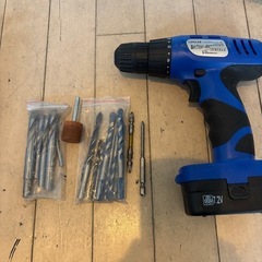 電動ドライバードリル 7.2V 青　コードレス 一式の画像