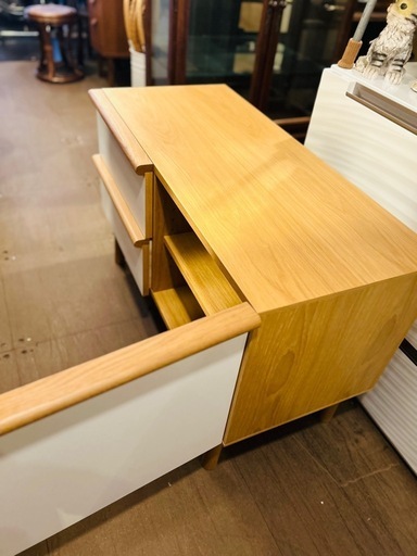 《売約済》【8万円】IDEE idée STILT SIDEBOARD S イデー スティルト サイドボード S キャビネット リビング収納 収納家具 木製サイドボード 北欧モダン デザイナーズ家具 ナチュラル収納 ローボード サイドキャビネット 小型サイドボード 日本ブランド家具 interior storage wooden sideboard nordic modern designer furniture