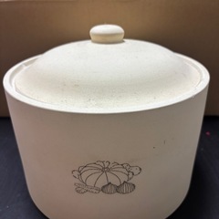陶器の野菜保存容器
の画像