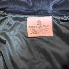 【試着のみ】サウナスーツ上下セット　ベルベット素材　
モデルスタイルの画像