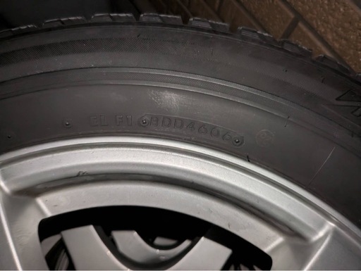 クラウン スタッドレス215/60R16　4本