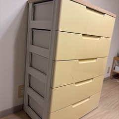 トースター、電気ケトル、タンス、シャンデリアセットの画像