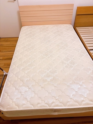 (譲渡先決まりました)【未使用】セミダブルベッド