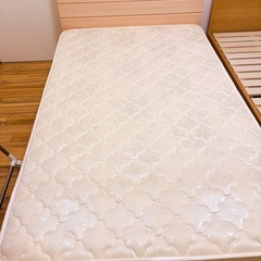【未使用】セミダブルベッドの画像