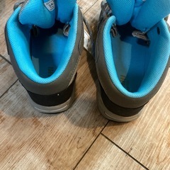 雪の日の外出用にいかがですか、
美品、 トレッキングブーツの画像