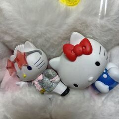 ハローキティ　ぬいぐるみ大中小＆ミニフィギュア5点セットの画像