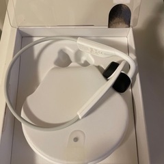 AFTERSHOKZ OpenMove AS660 骨伝導イヤホン　白いの画像