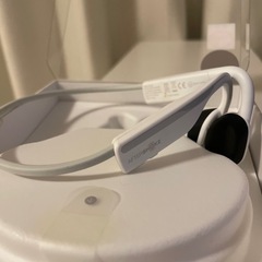 AFTERSHOKZ OpenMove AS660 骨伝導イヤホン　白いの画像