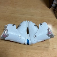 スキー靴　22センチの画像