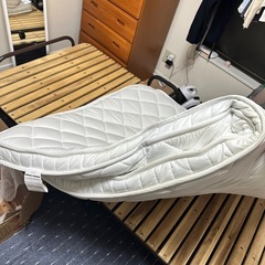 シングルベッドとマットレス
の画像