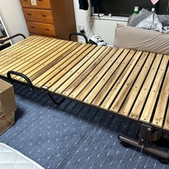 シングルベッドとマットレス
の画像
