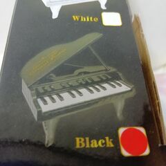 特別価格　ハローキティ電子ピアノ＆エレクトロニック.リトルピアノの画像