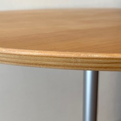 ラウンドカフェテーブル MOMO NATURALウッド天板×アルミ脚 天板直径70cmの画像