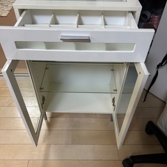 キャビネットの画像