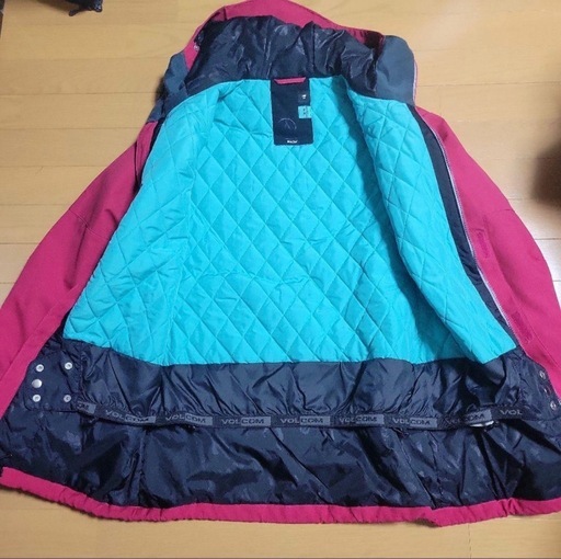 VOLCOM フード付きジャケット美品