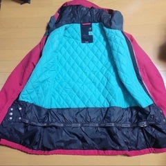 VOLCOM フード付きジャケットの画像