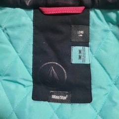 VOLCOM フード付きジャケットの画像