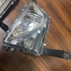 50プリウス前期フォグランプ左右の画像