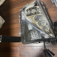 50プリウス前期フォグランプ左右の画像