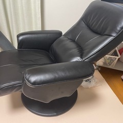 リクライニングチェア　オットマン付きの画像