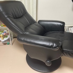 リクライニングチェア　オットマン付きの画像