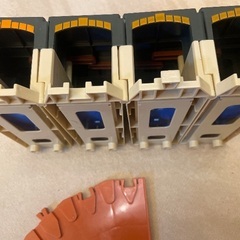 プラレール　トーマスの車庫の画像