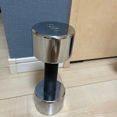 ケトルベルとダンベルの画像