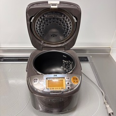炊飯器 ZOJIRUSHI 3合炊きの画像
