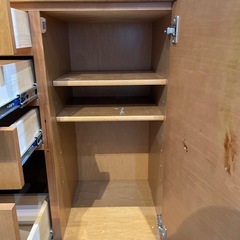 配達可【食器棚】【カリモク家具chitano】クリーニング済み【管理番号】1221 橋の画像