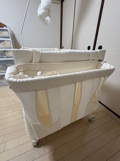 ベビーベッド