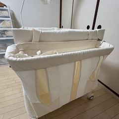 ベビーベッドの画像