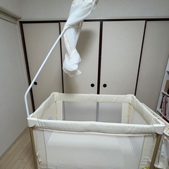 ベビーベッドの画像