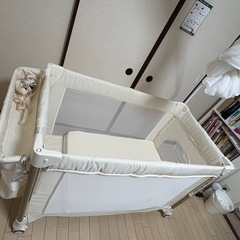 ベビーベッドの画像